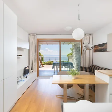 Portopiccolo - Loggia Sul Mare Apartment *